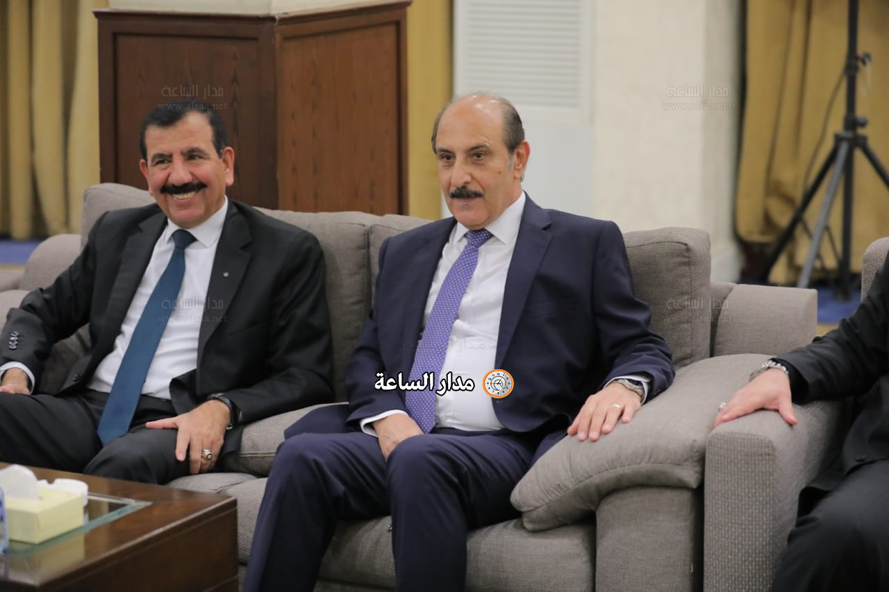 Madar Al-Saa Images 0.6586398087019909