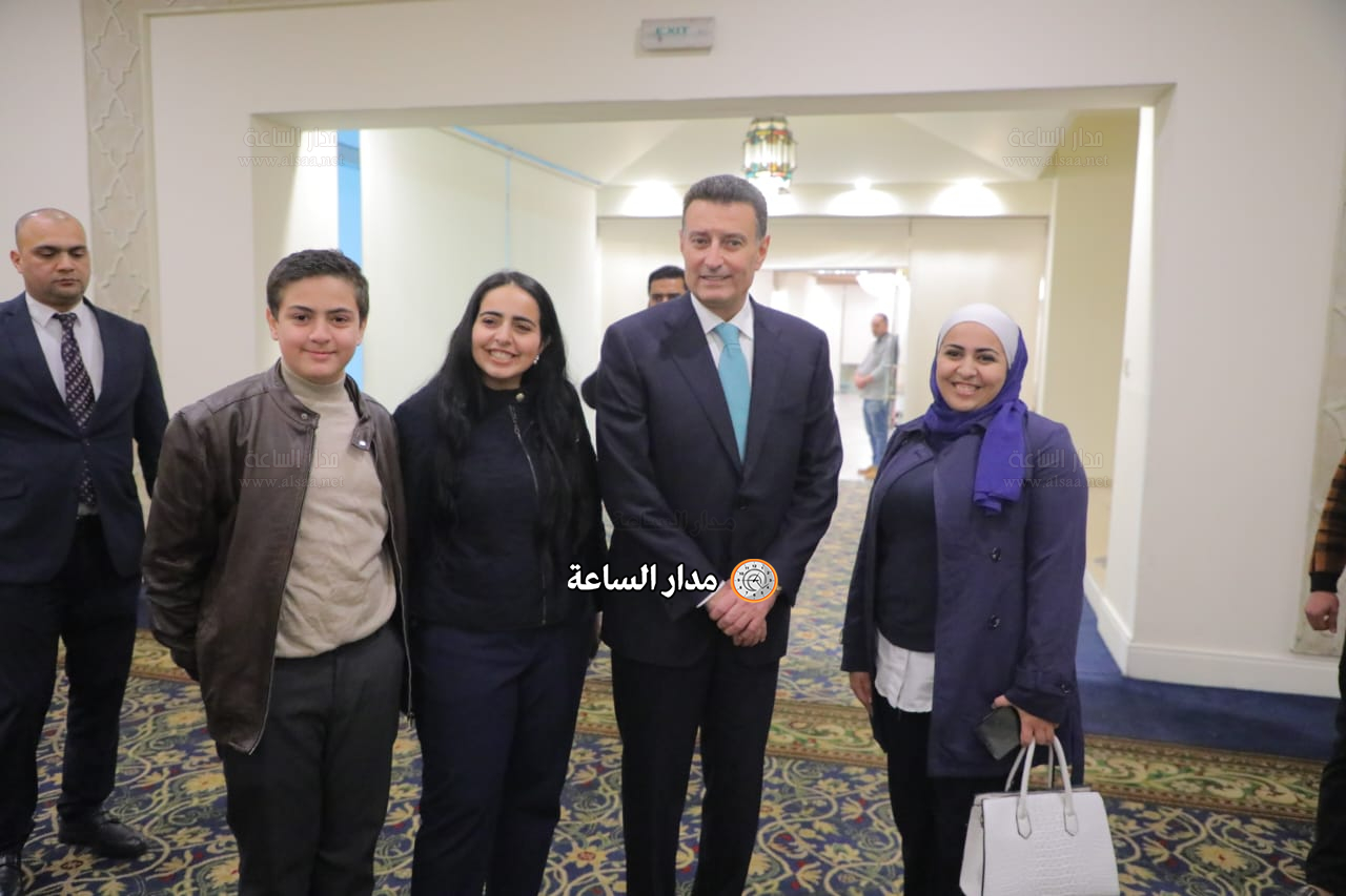 Madar Al-Saa Images 0.25526835493485445