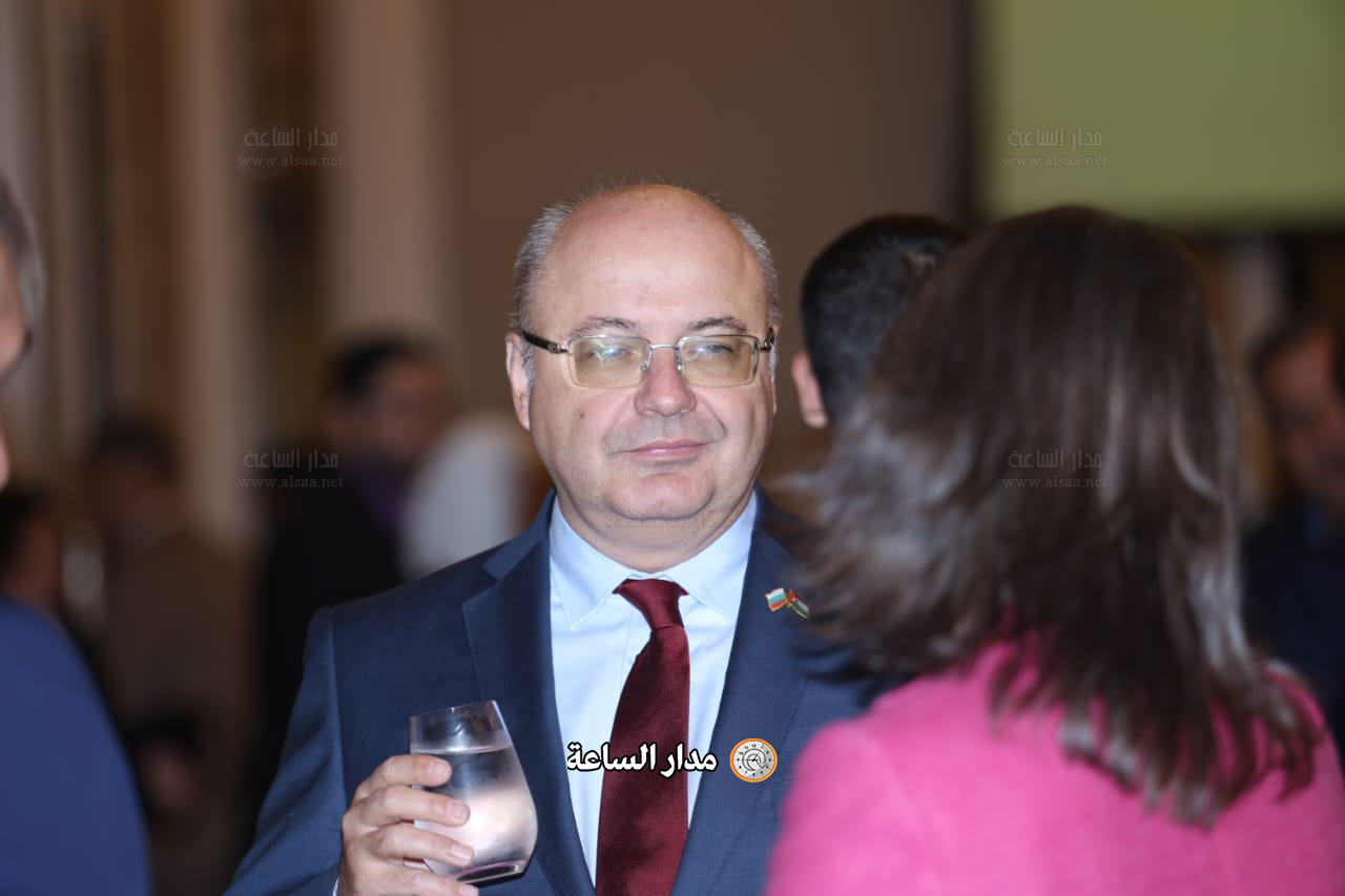 Madar Al-Saa Images 0.0474470391105708