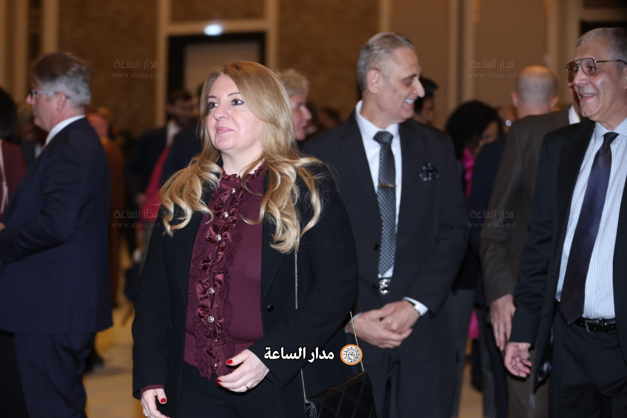 Madar Al-Saa Images 0.4296206407069951