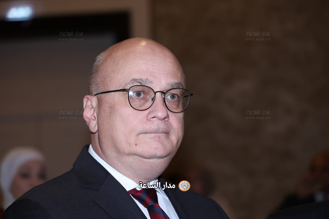 Madar Al-Saa Images 0.024423324189807305