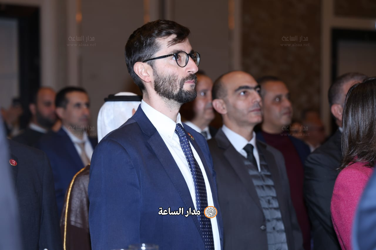 Madar Al-Saa Images 0.1508726484498848