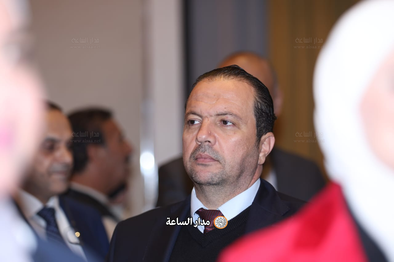 Madar Al-Saa Images 0.7403712344219602