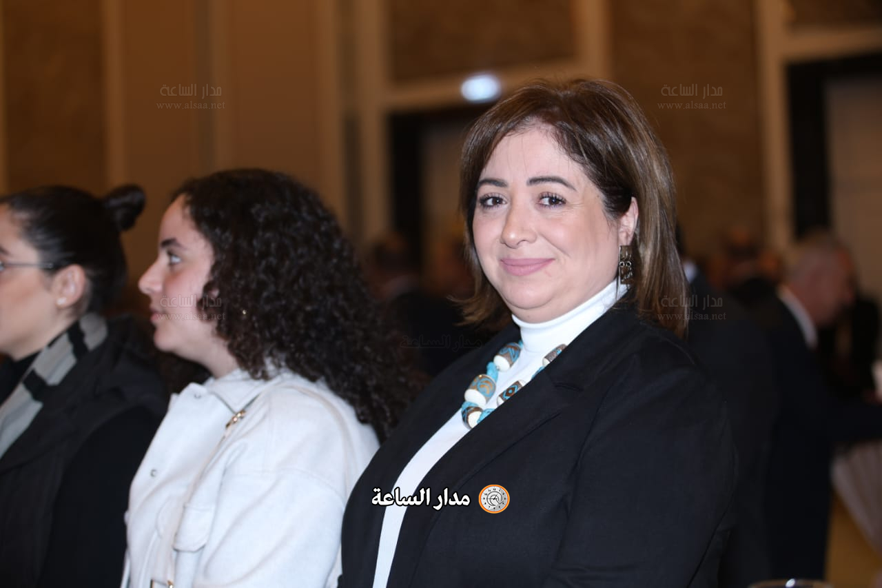 Madar Al-Saa Images 0.2452534050010875