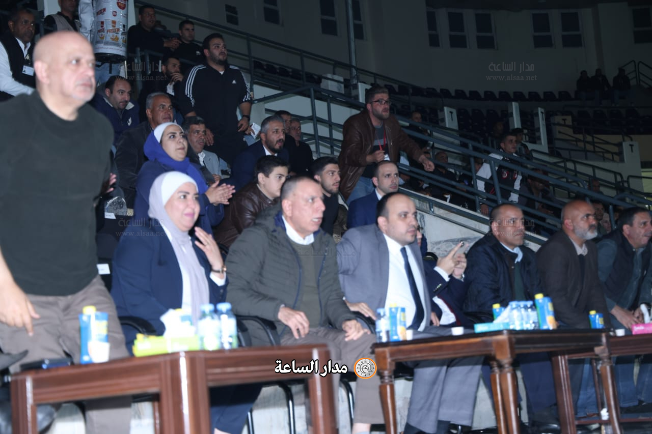 Madar Al-Saa Images 0.9432988643105493