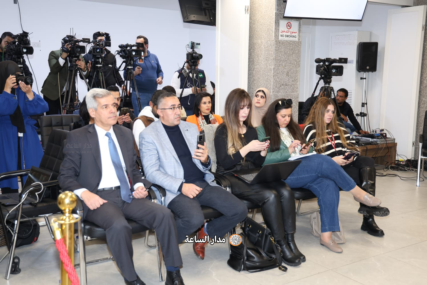 Madar Al-Saa Images 0.8501806580998736