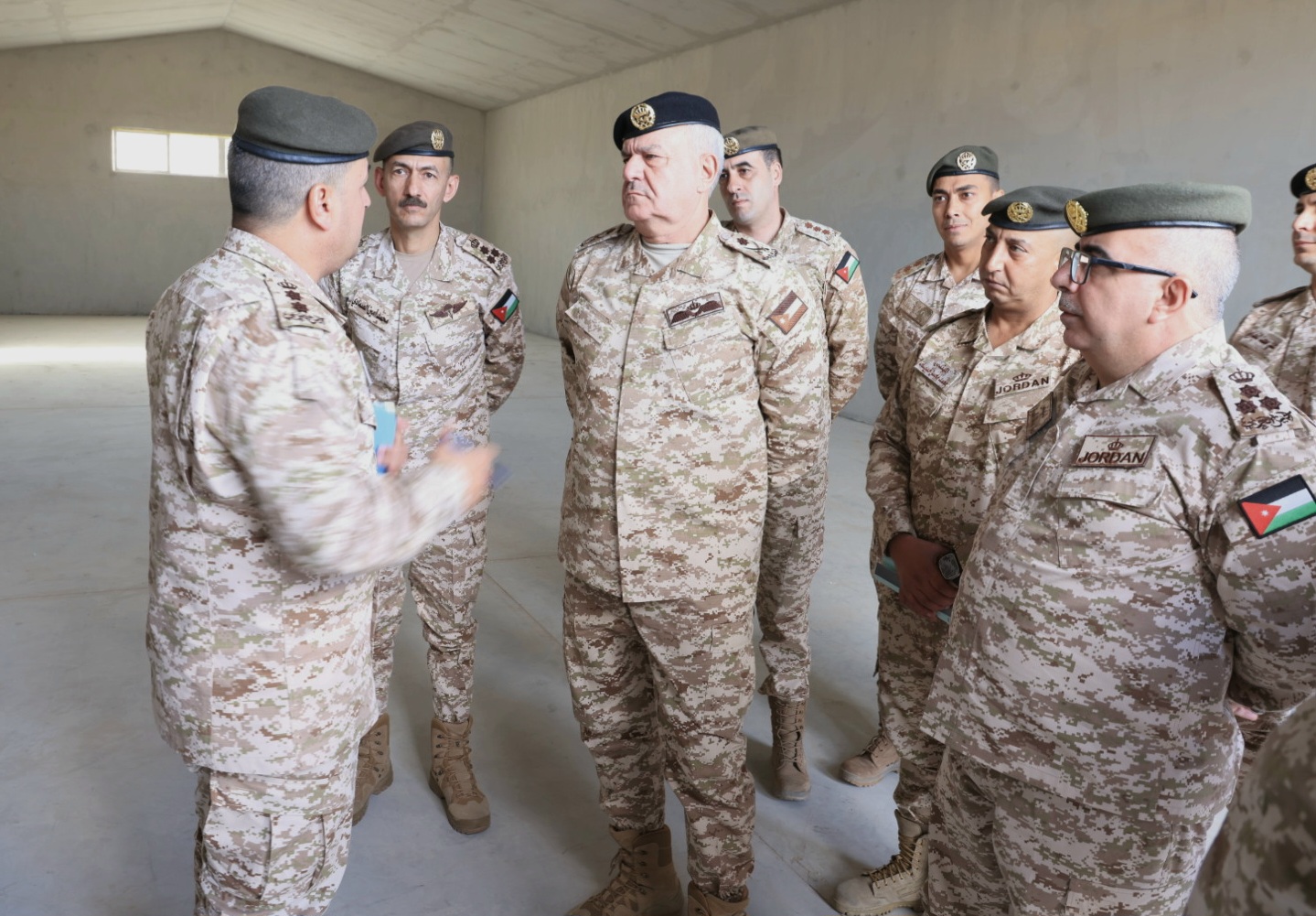 Madar Al-Saa Images 0.41575246747101424