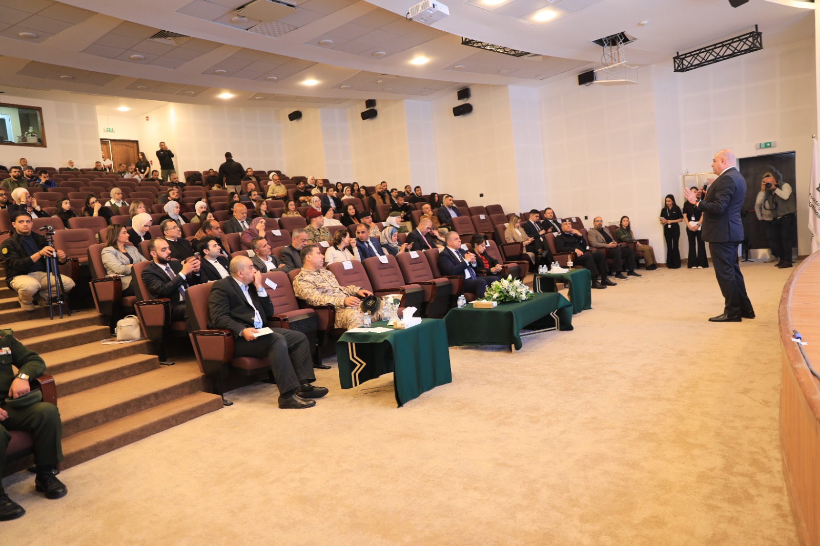 Madar Al-Saa Images 0.7697702595586182