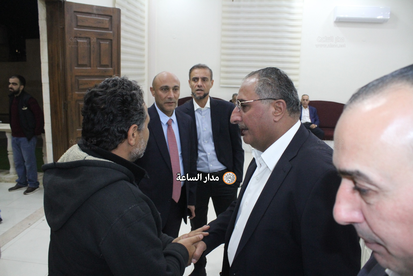 Madar Al-Saa Images 0.21288235938481037