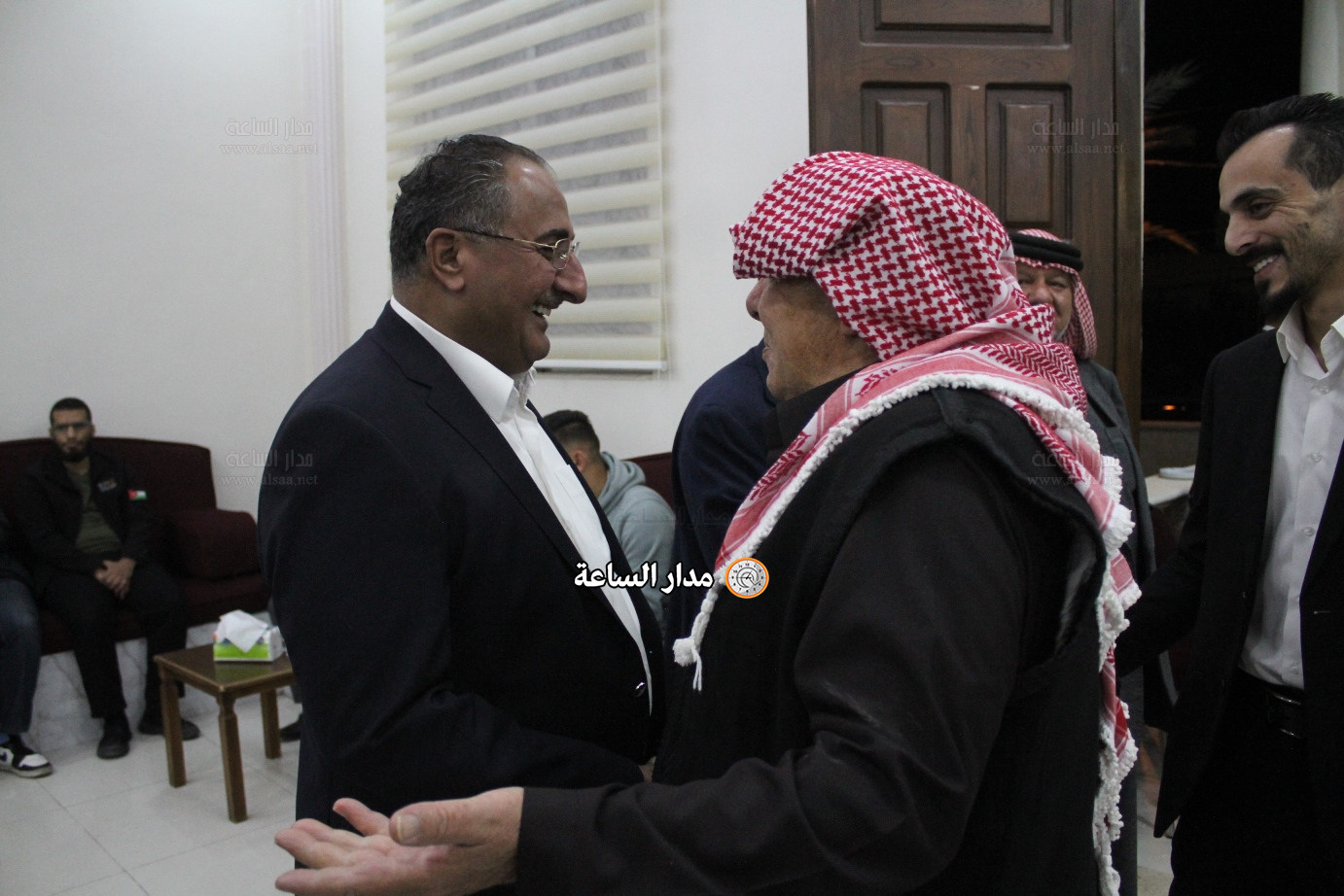 Madar Al-Saa Images 0.7239552271110781