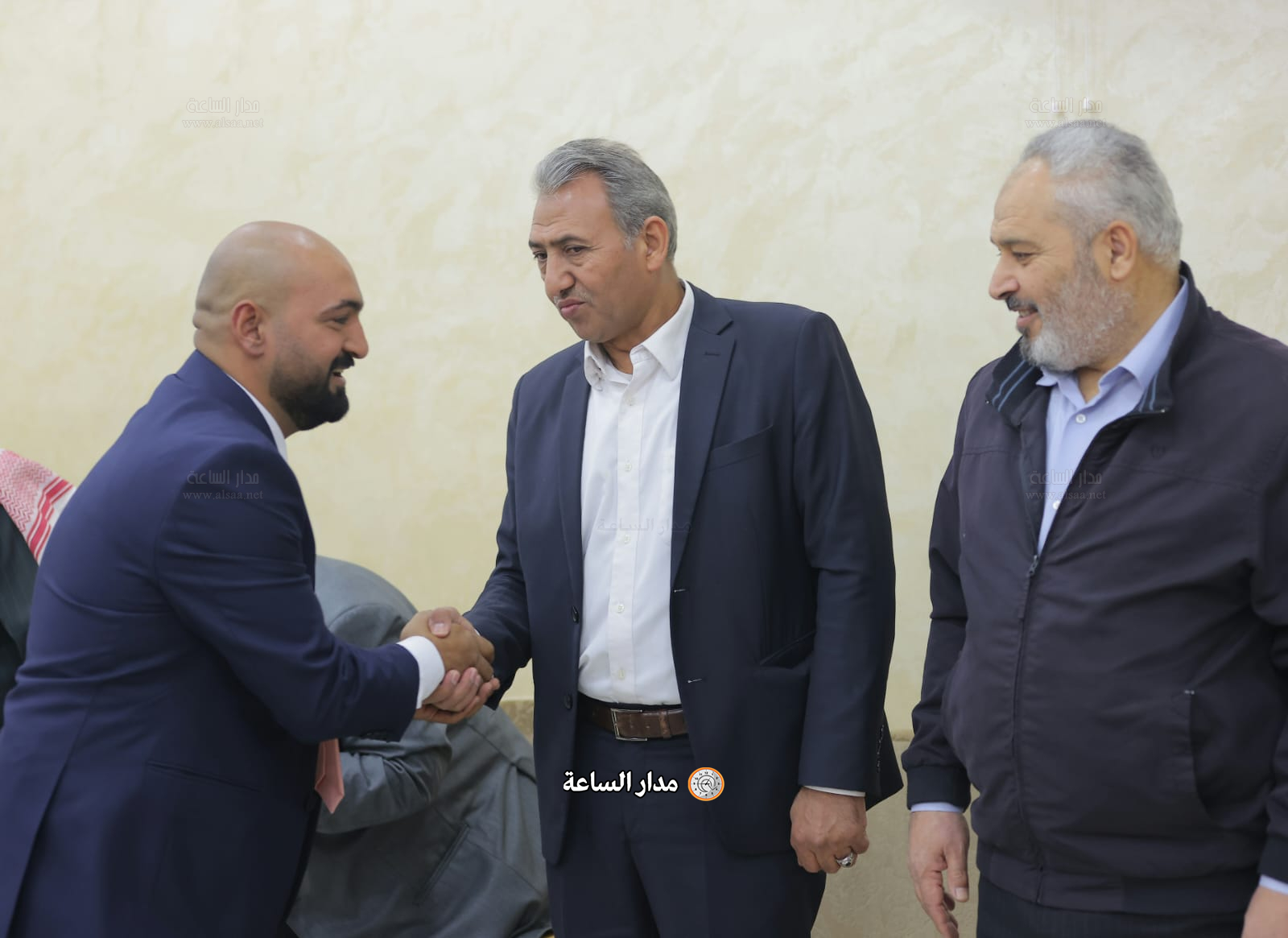 Madar Al-Saa Images 0.0713337450054019