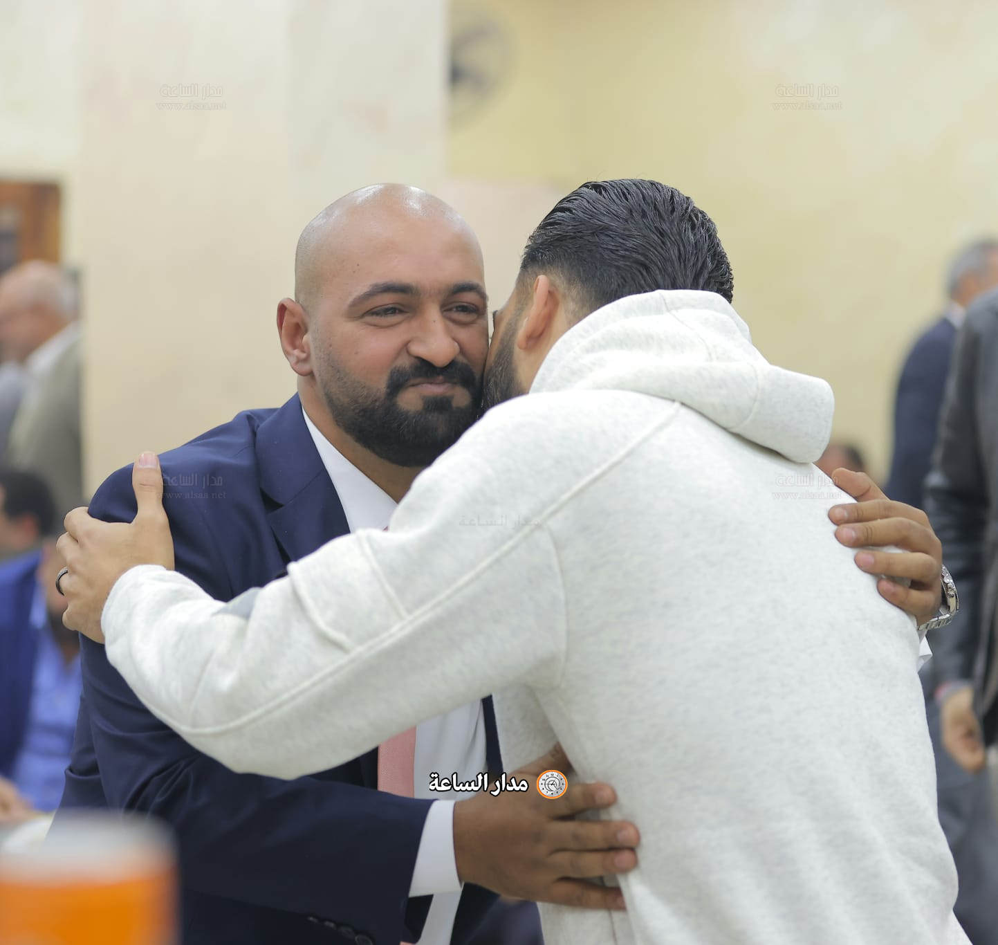 Madar Al-Saa Images 0.9189408950829929