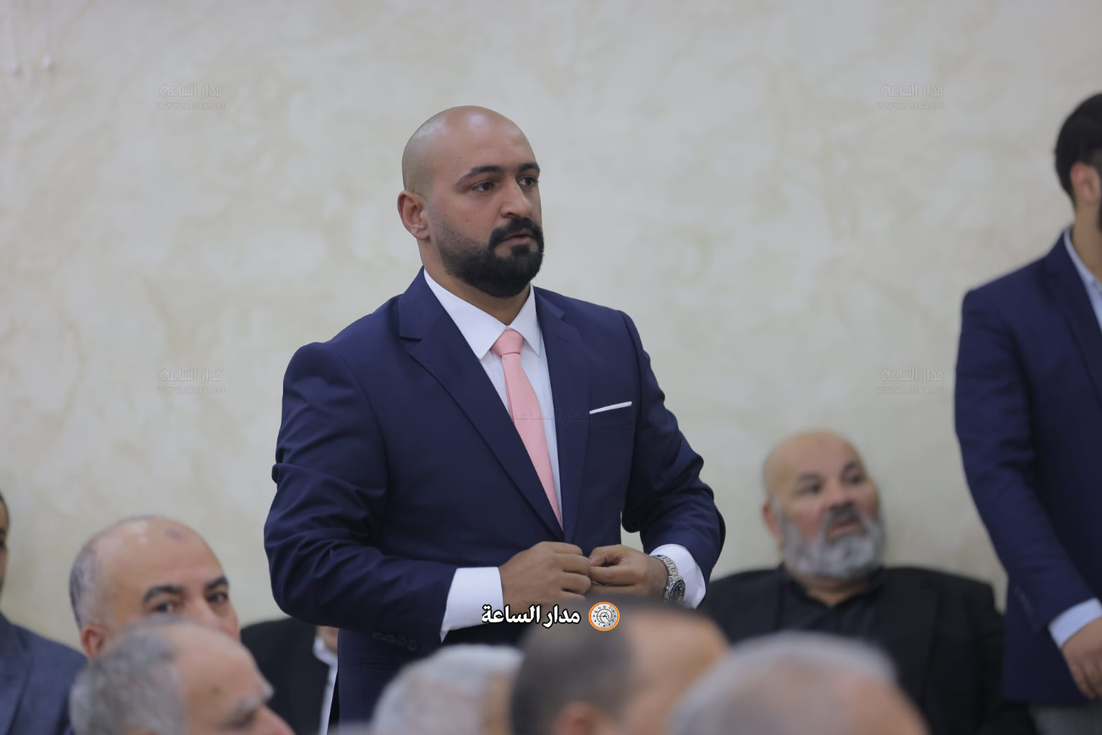 Madar Al-Saa Images 0.6999388571153593