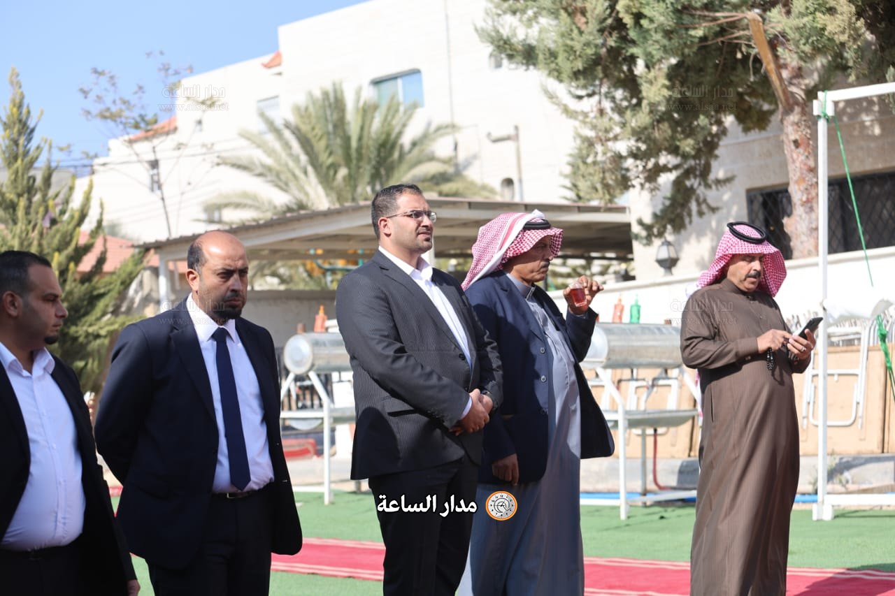 Madar Al-Saa Images 0.8236424759049463