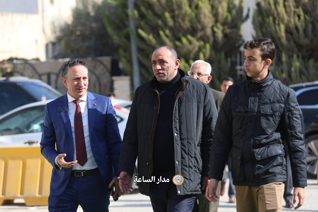 Madar Al-Saa Images 0.485107257954716