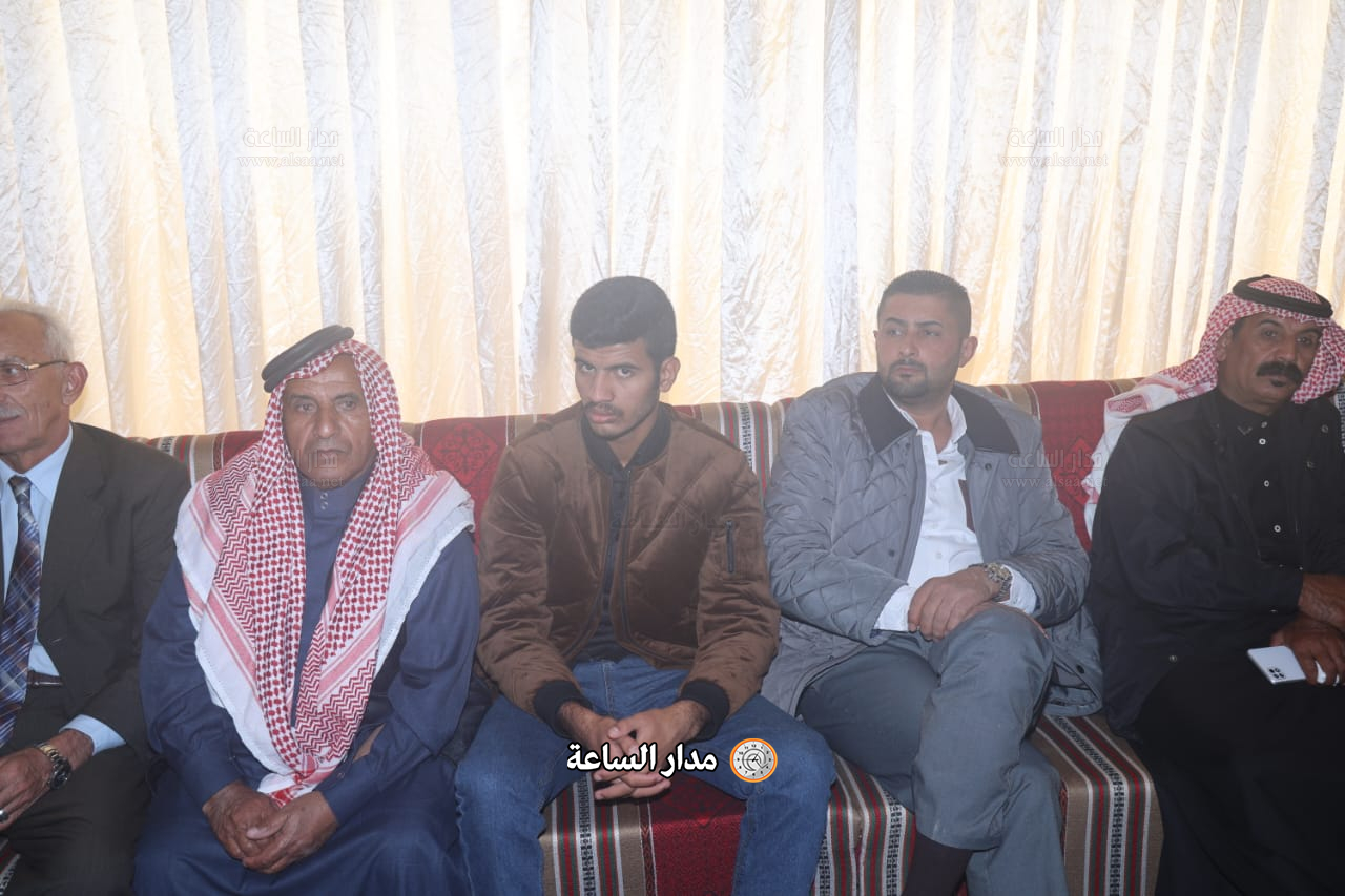 Madar Al-Saa Images 0.18494120507018152