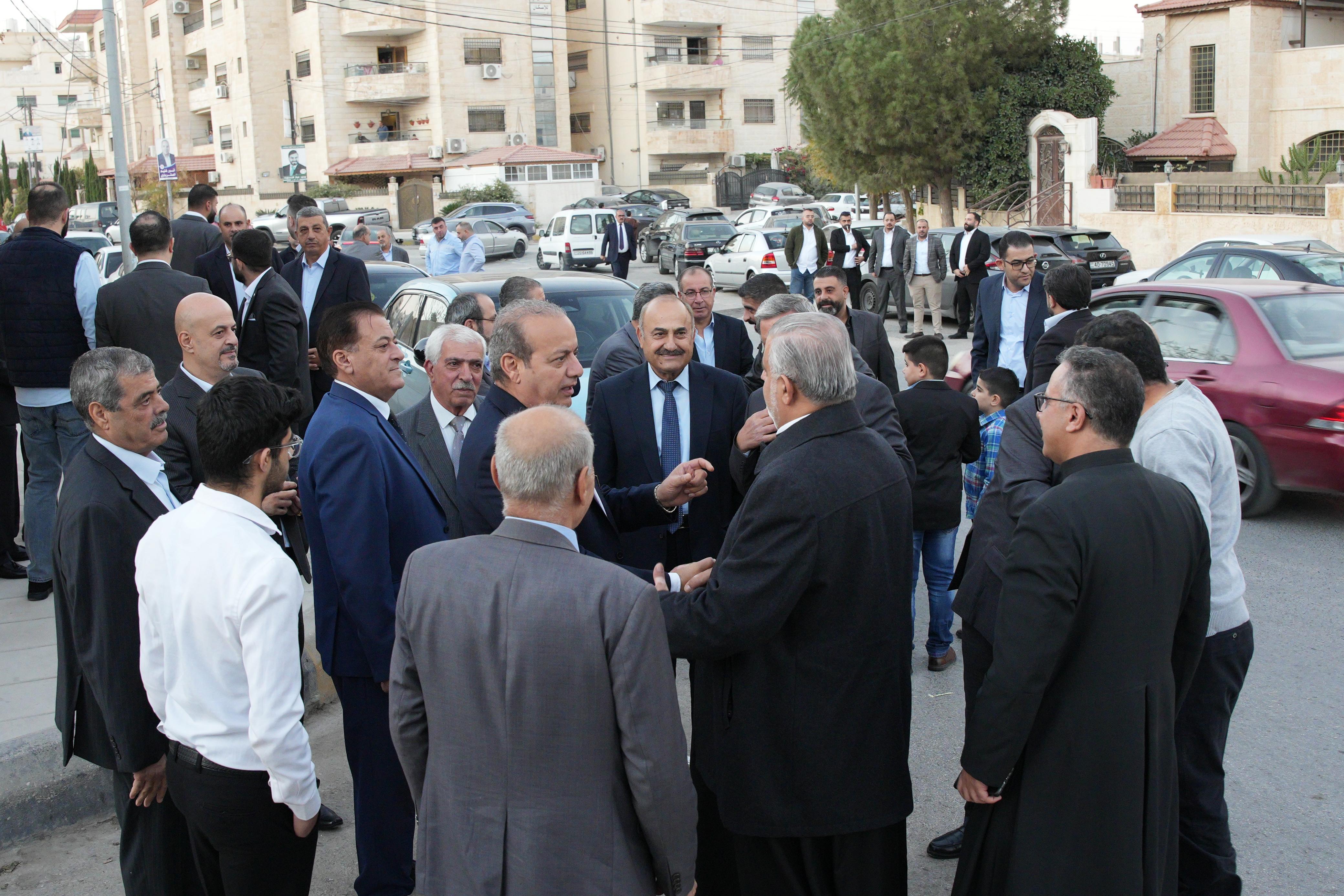 Madar Al-Saa Images 0.3510150770824696