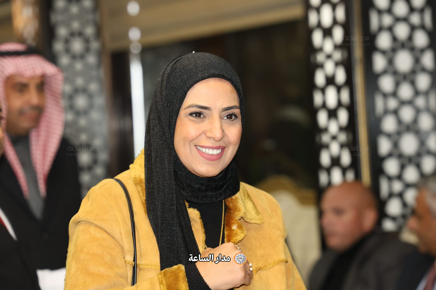 Madar Al-Saa Images 0.4842062223189465