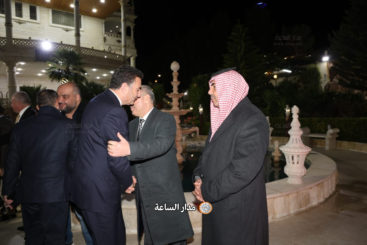 Madar Al-Saa Images 0.10856645007426335