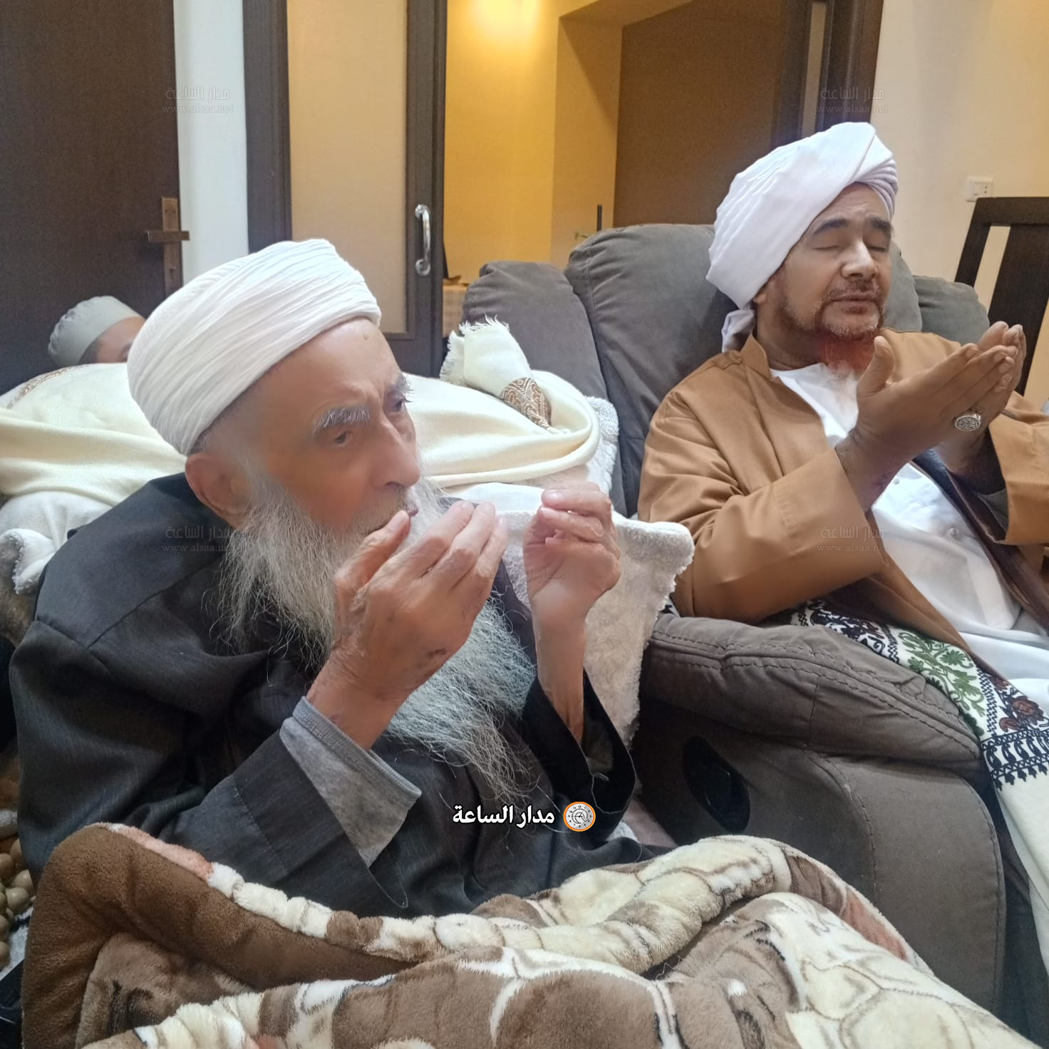 Madar Al-Saa Images 0.8006367846039604