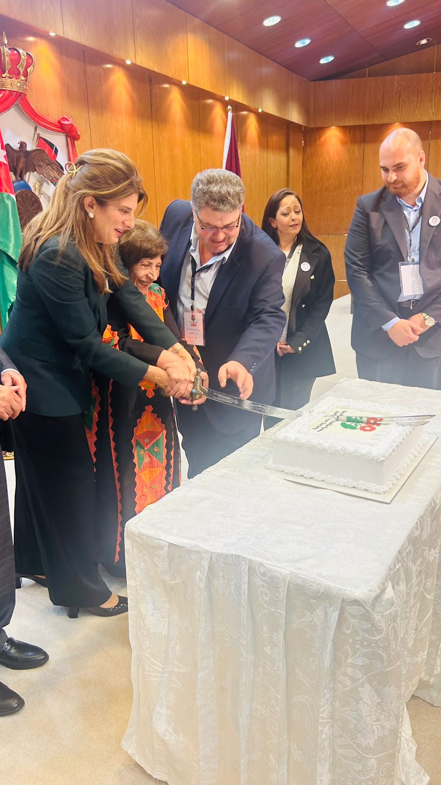 Madar Al-Saa Images 0.716862361890239