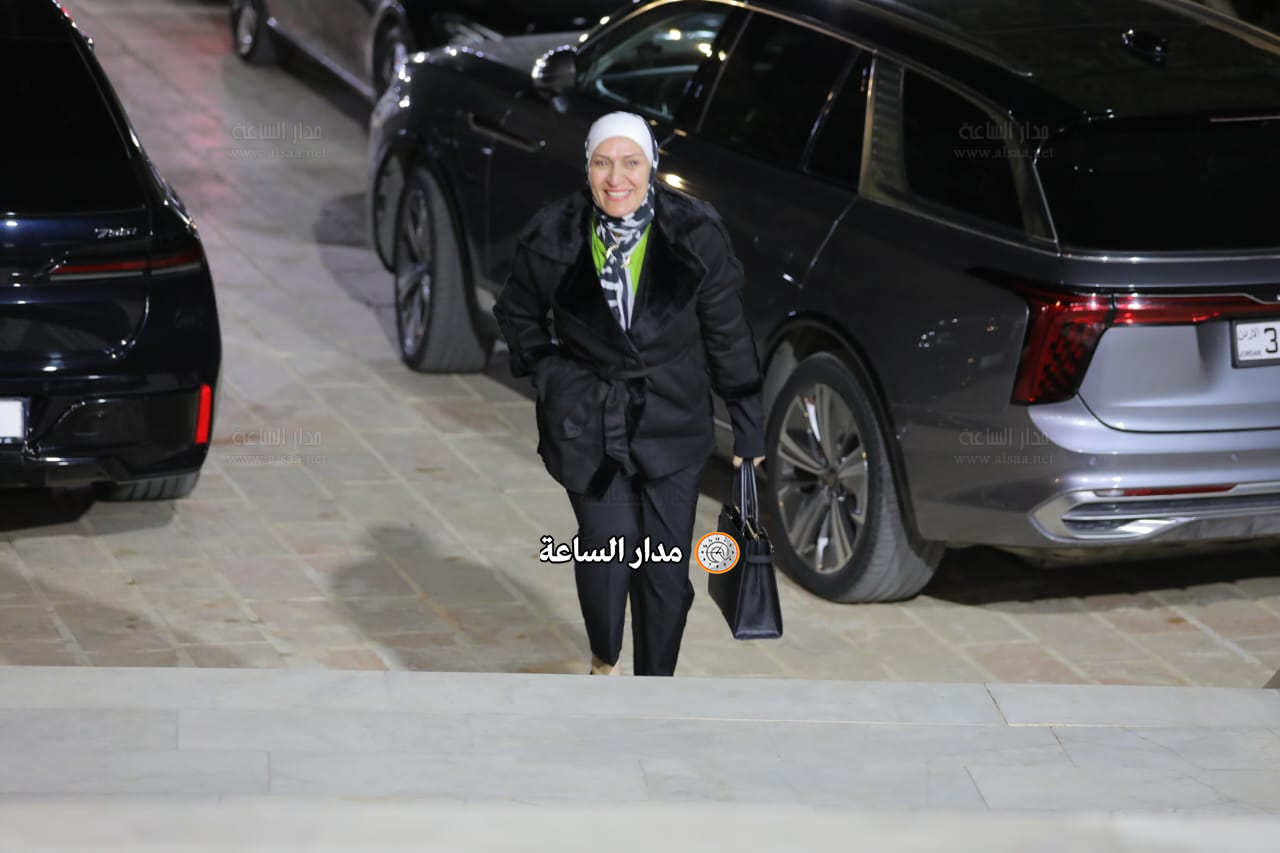 Madar Al-Saa Images 0.38882835339286514