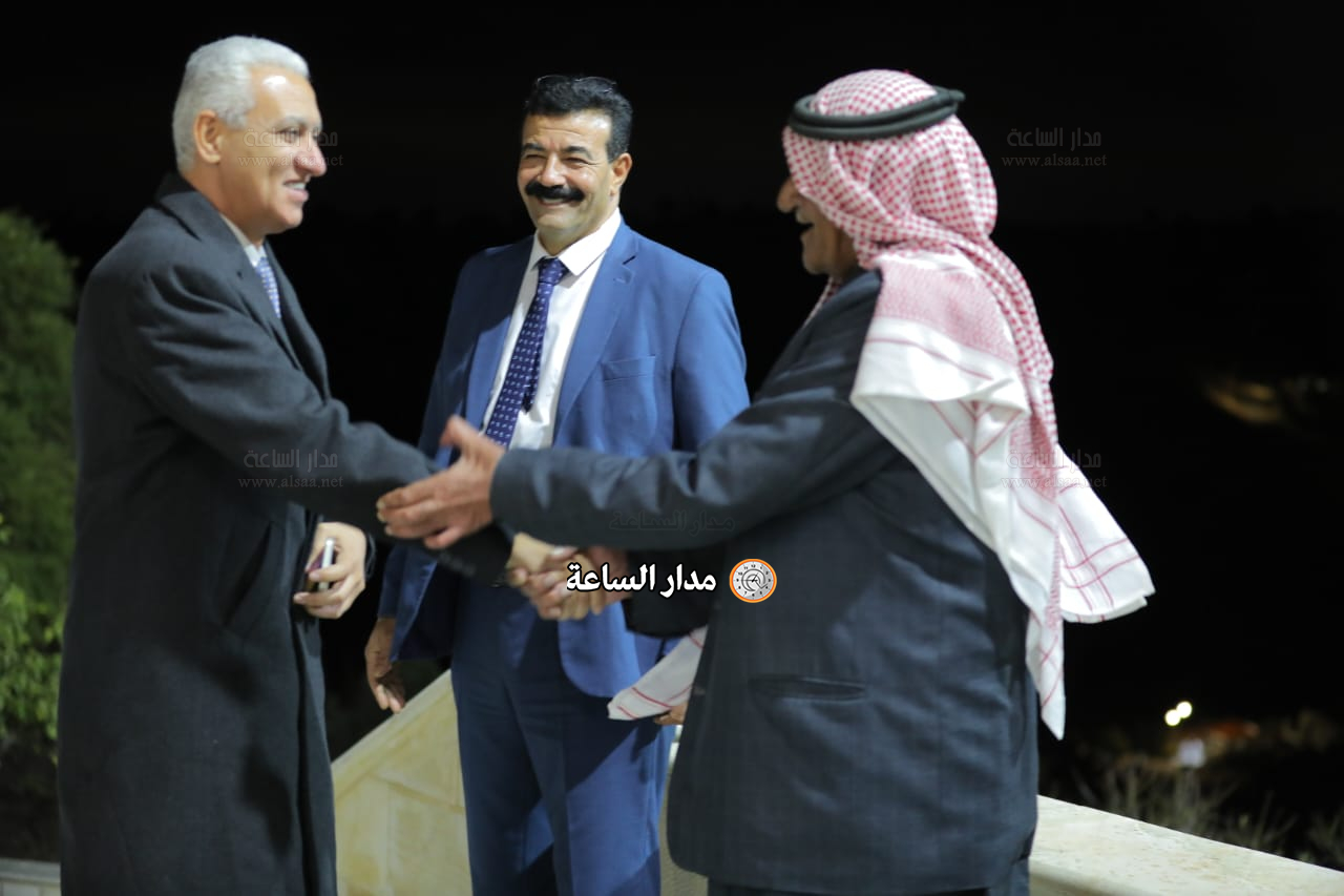 Madar Al-Saa Images 0.6149150173999509