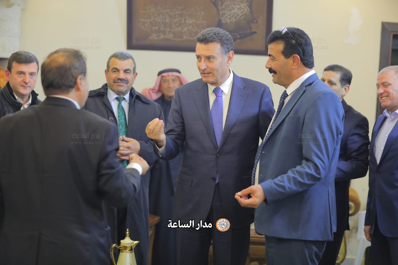 Madar Al-Saa Images 0.7825856994213989