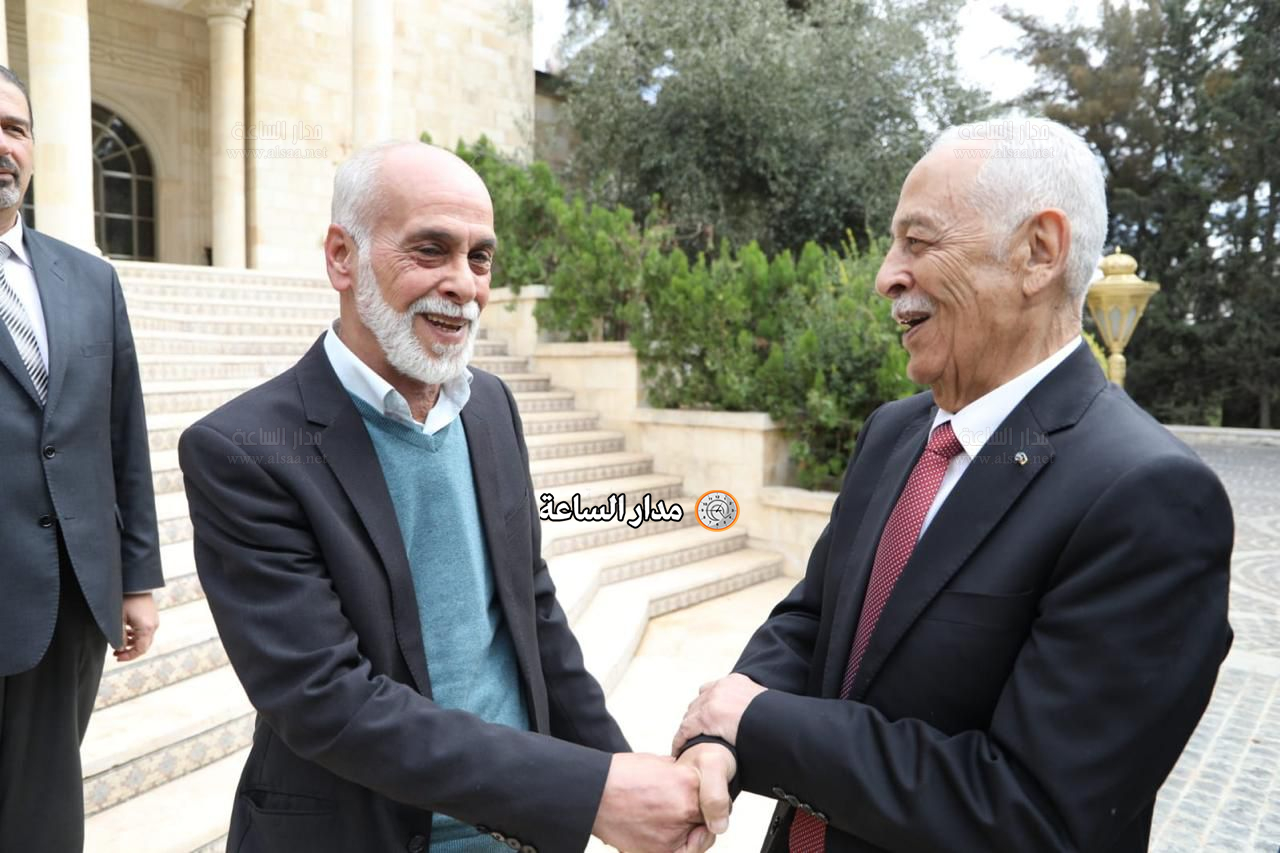 Madar Al-Saa Images 0.8047894118879768