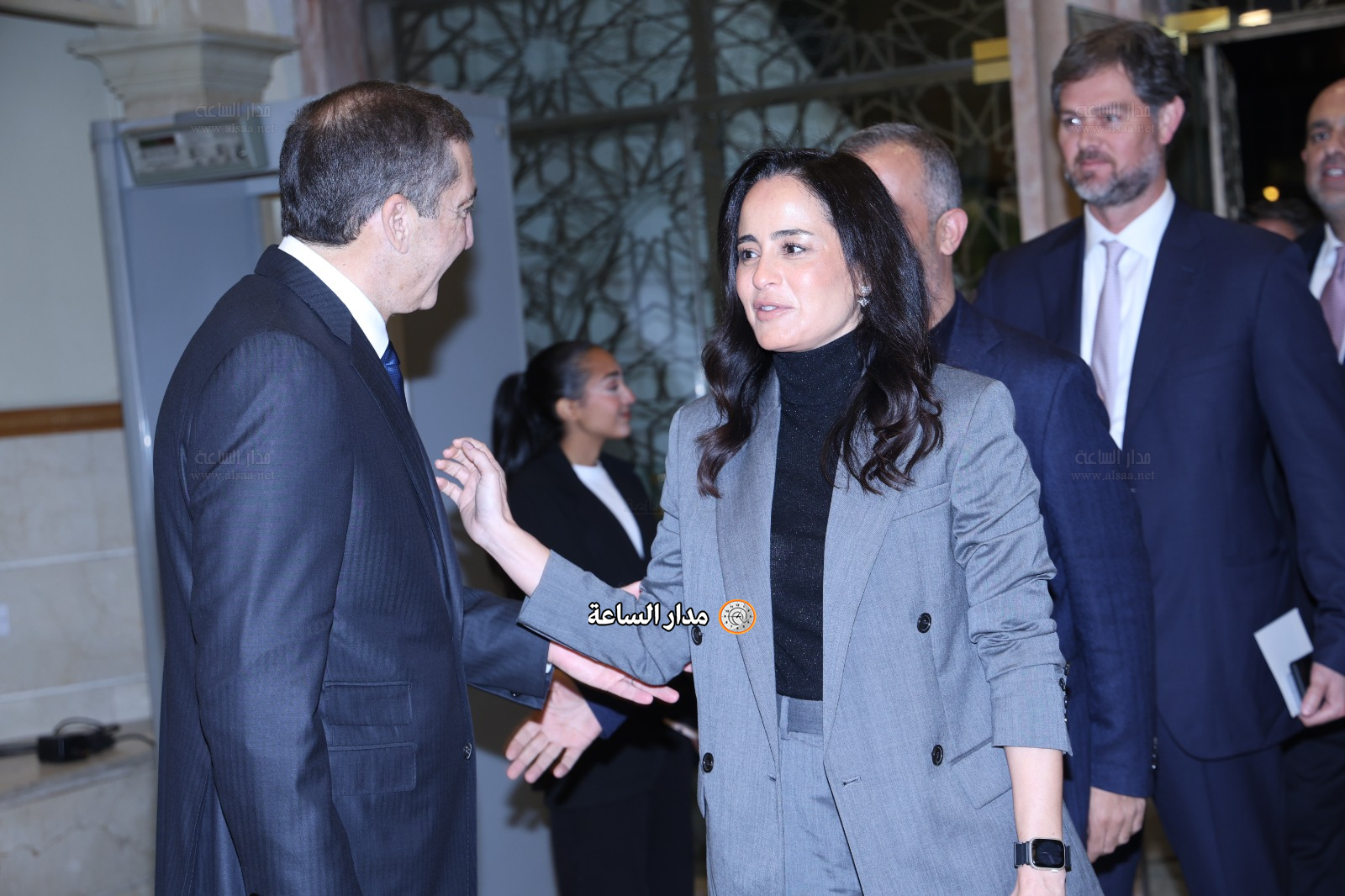 Madar Al-Saa Images 0.6197419510210815