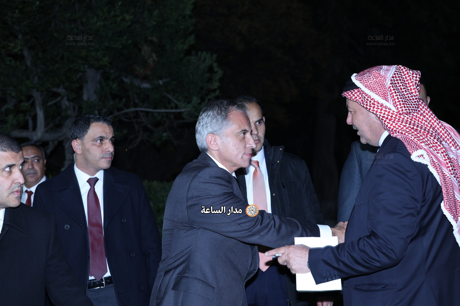 Madar Al-Saa Images 0.21794306501686567