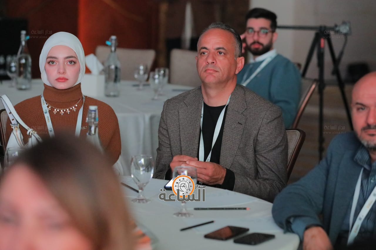 Madar Al-Saa Images 0.9983645472409135