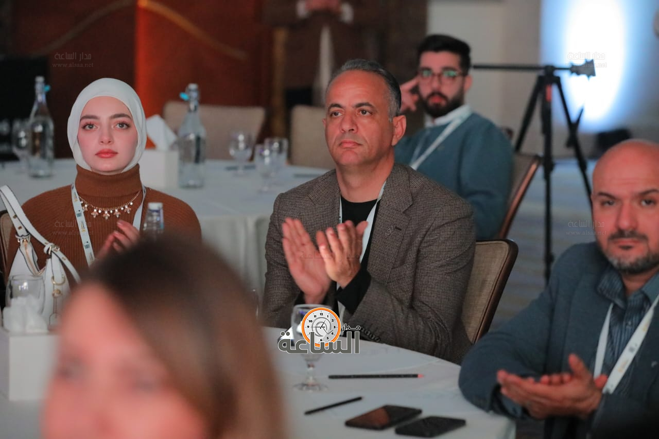 Madar Al-Saa Images 0.11900490056306867