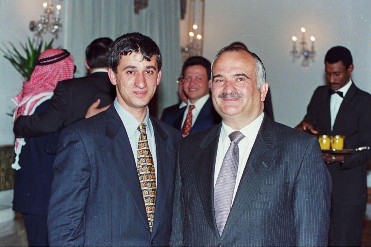 Madar Al-Saa Images 0.6422772059362021