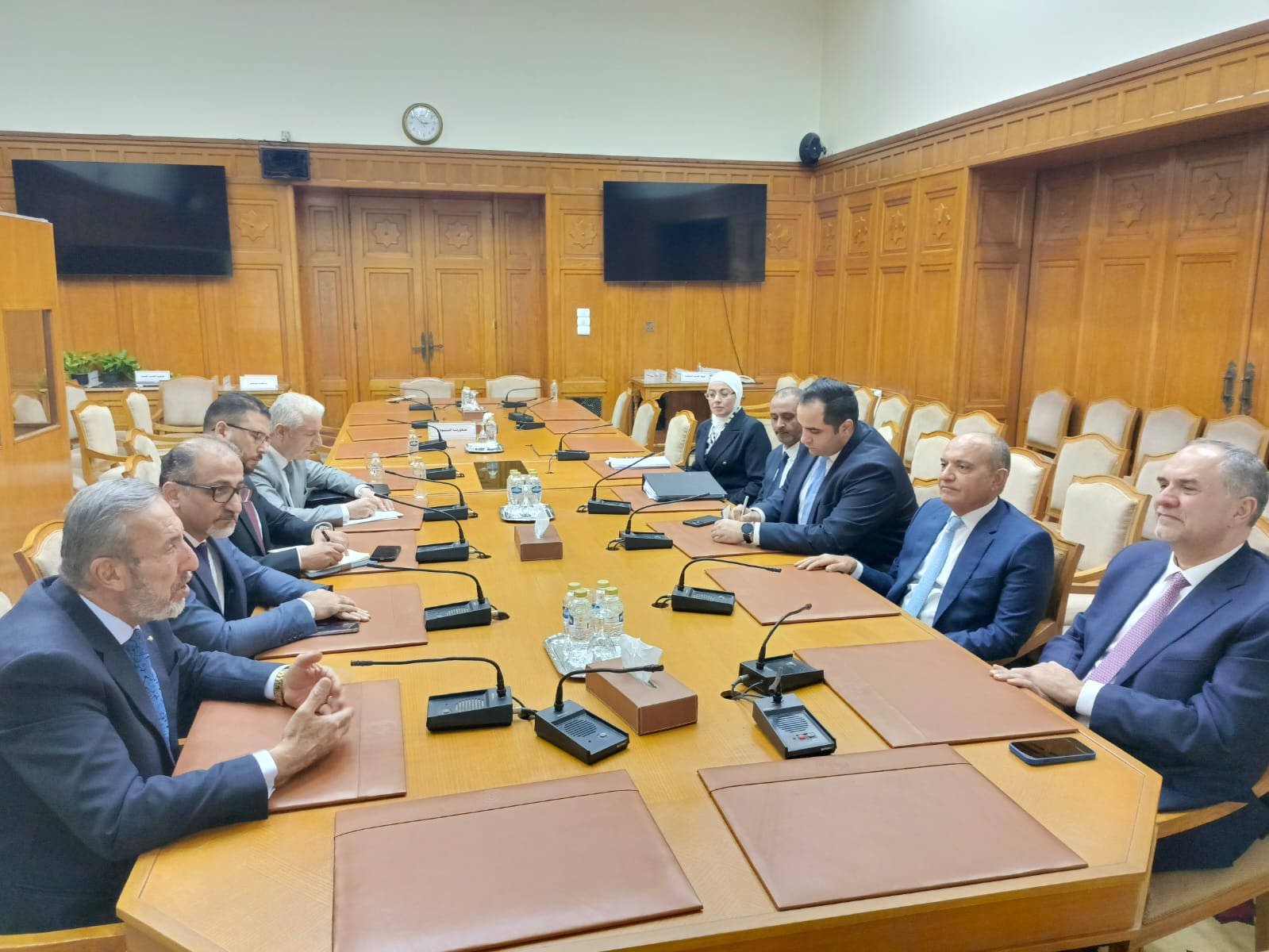 Madar Al-Saa Images 0.771570568632076