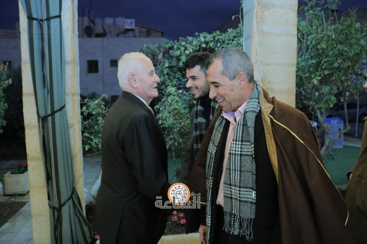 Madar Al-Saa Images 0.3943884492897438