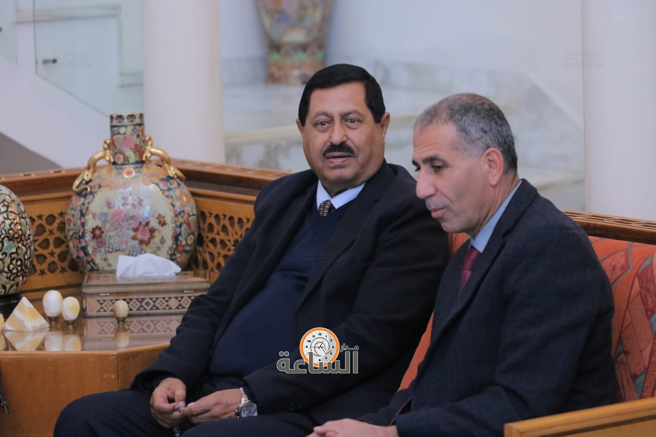 Madar Al-Saa Images 0.8557343389383654