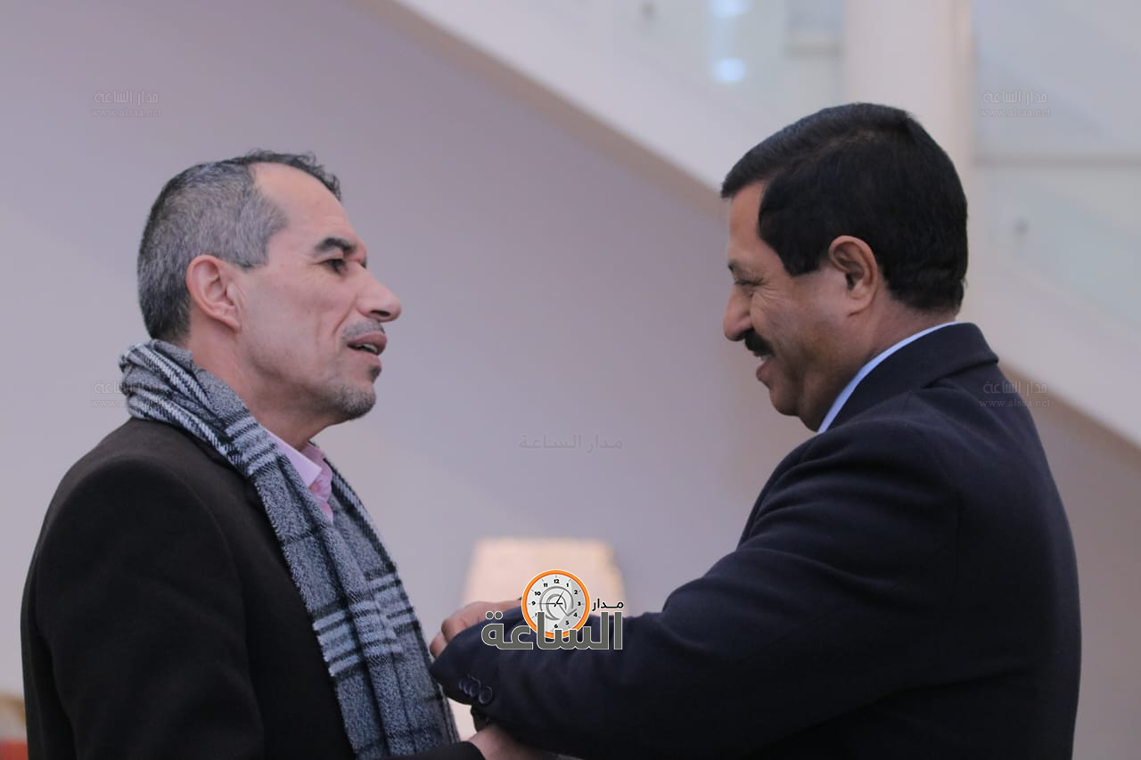 Madar Al-Saa Images 0.02361764851653292