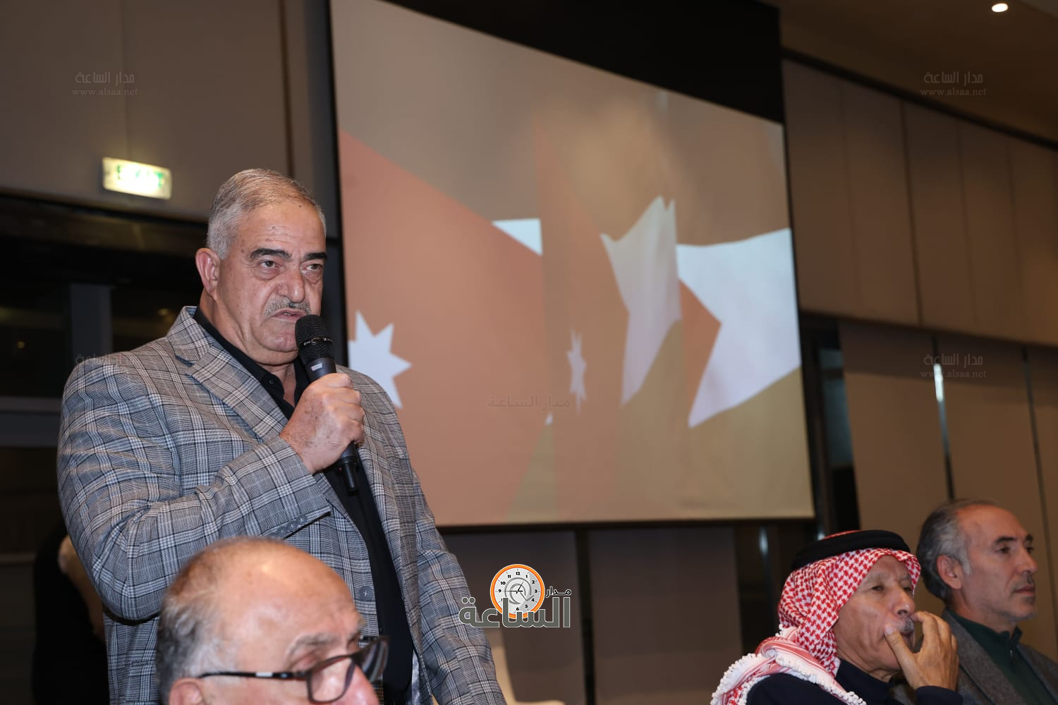 Madar Al-Saa Images 0.04161184792375039