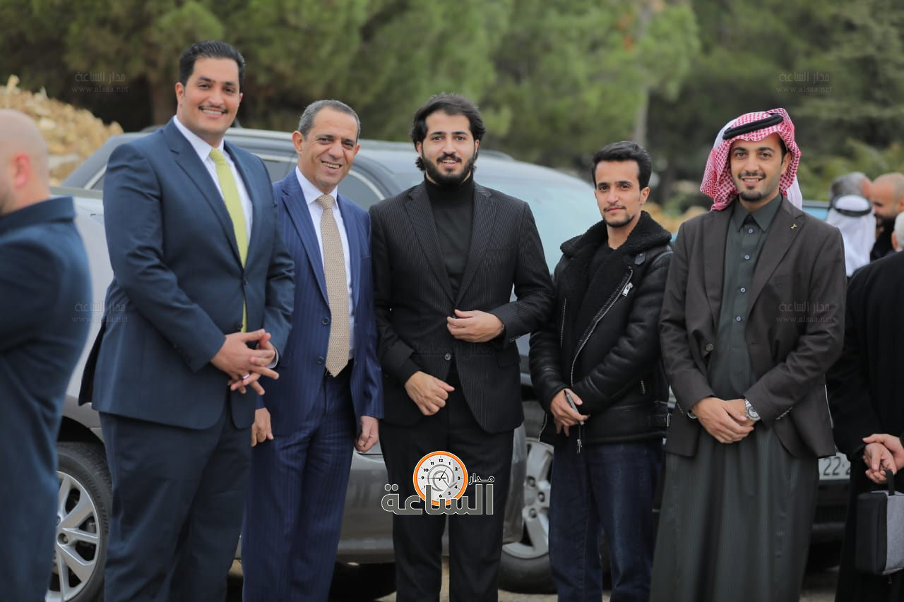 Madar Al-Saa Images 0.8882115706240332