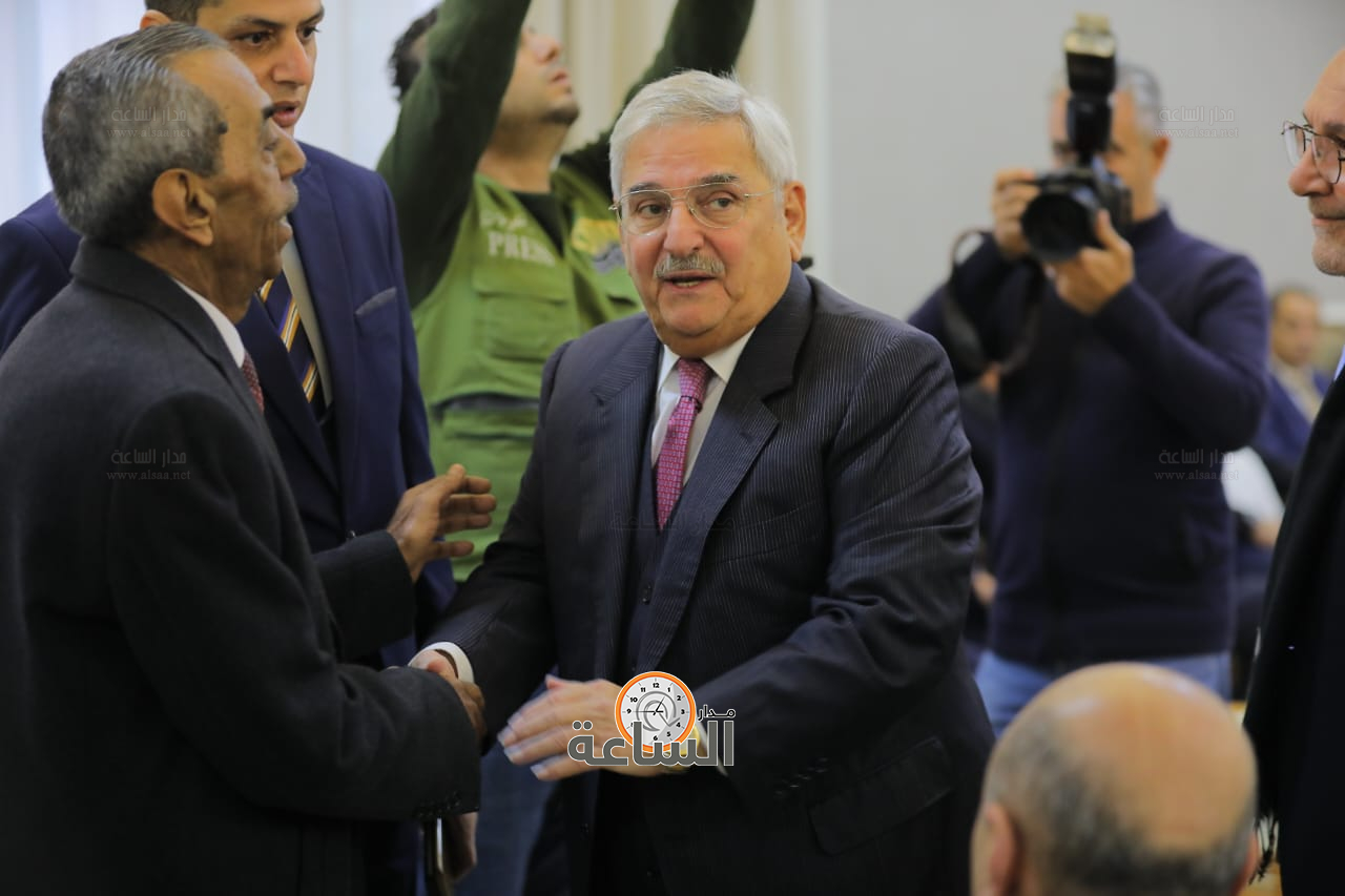 Madar Al-Saa Images 0.4937699473368171