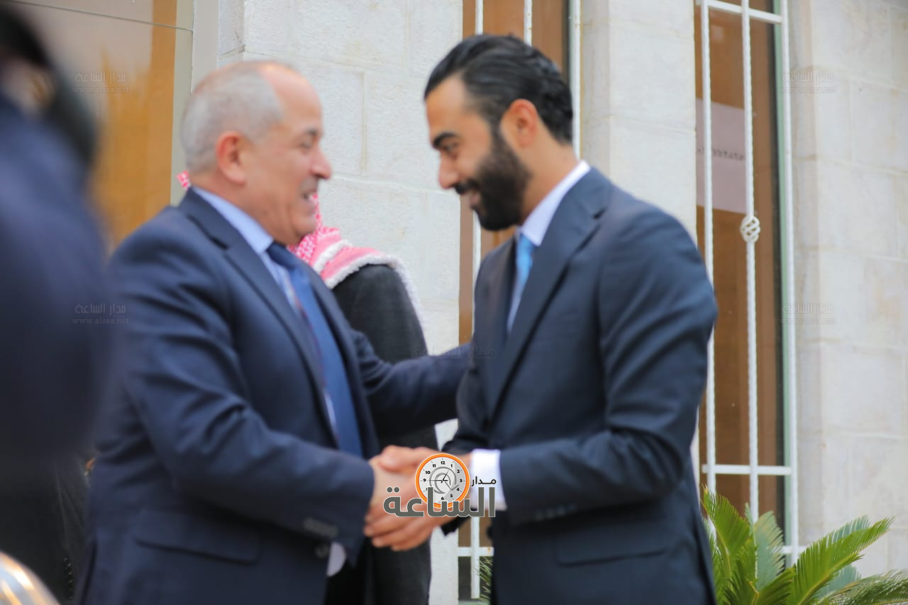 Madar Al-Saa Images 0.7038723313361623