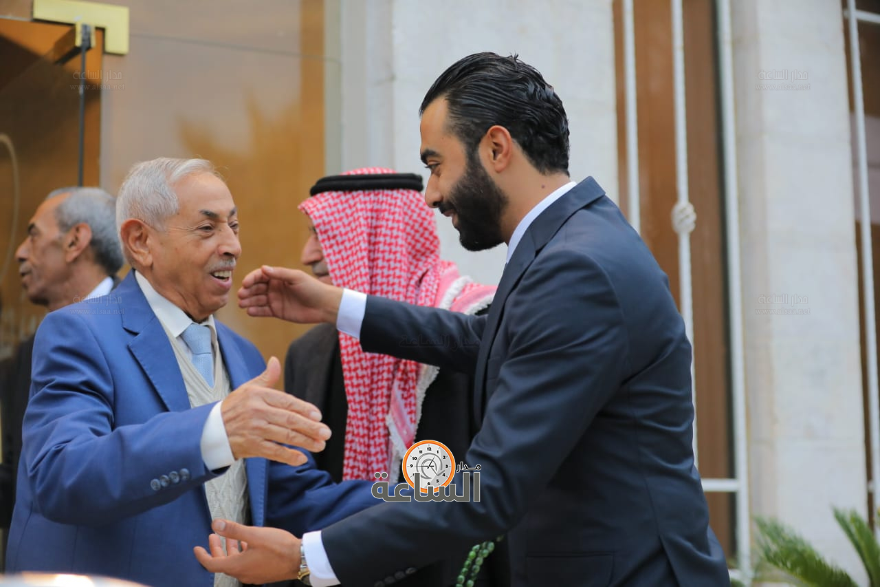 Madar Al-Saa Images 0.6971063617459694