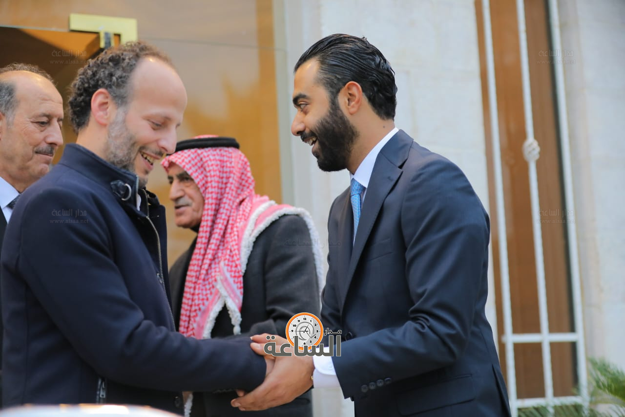 Madar Al-Saa Images 0.8409141349368641