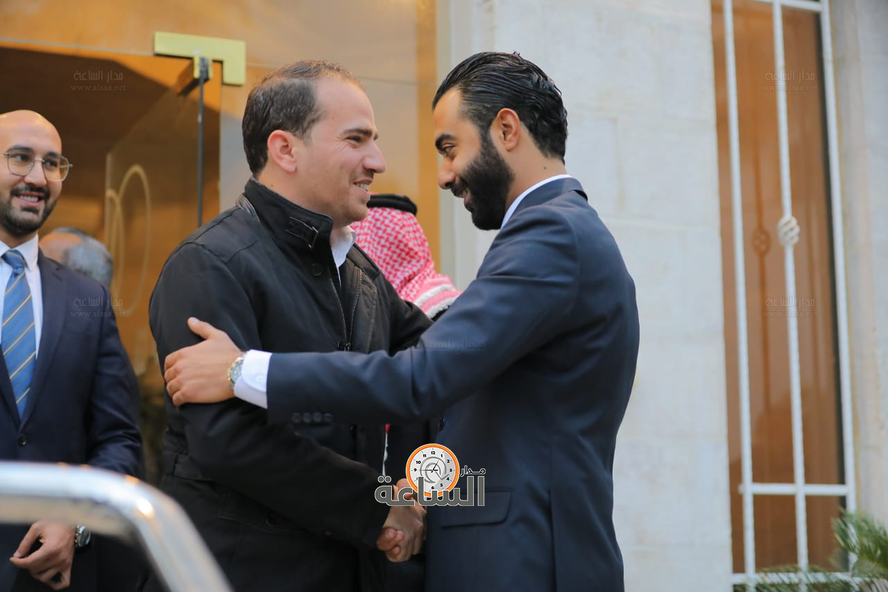 Madar Al-Saa Images 0.3318437117622548