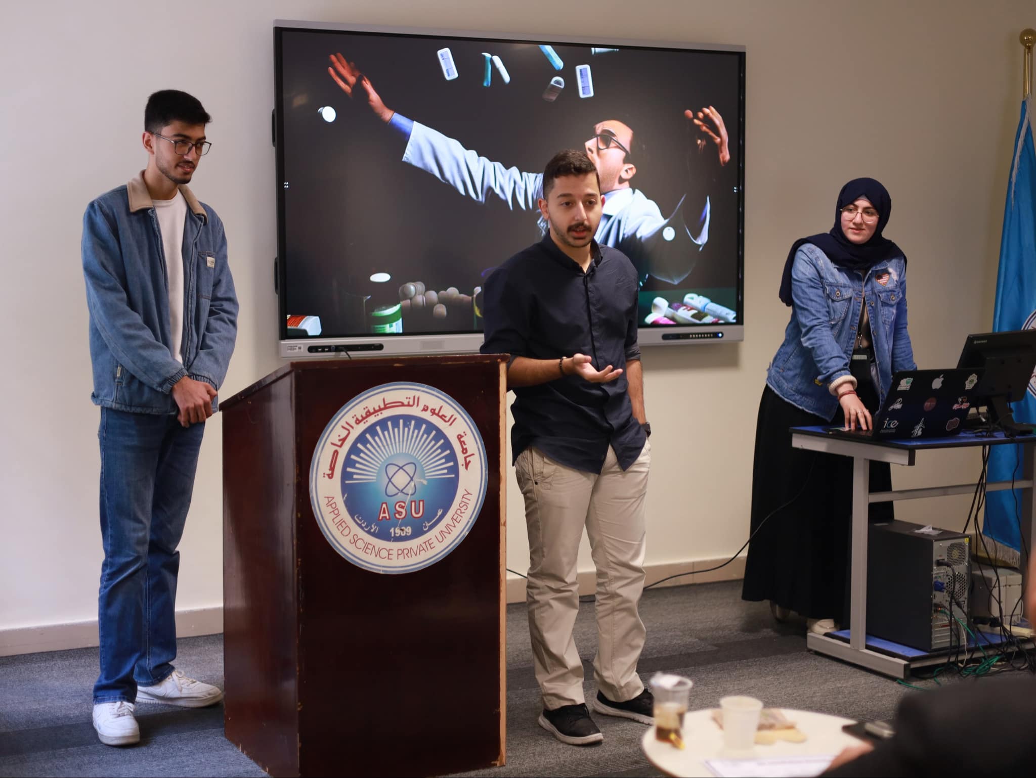 Madar Al-Saa Images 0.9601748620594002