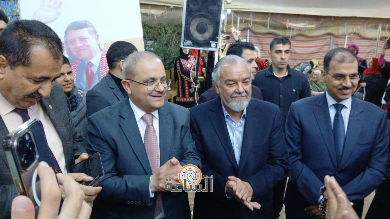 Madar Al-Saa Images 0.6498908732495601