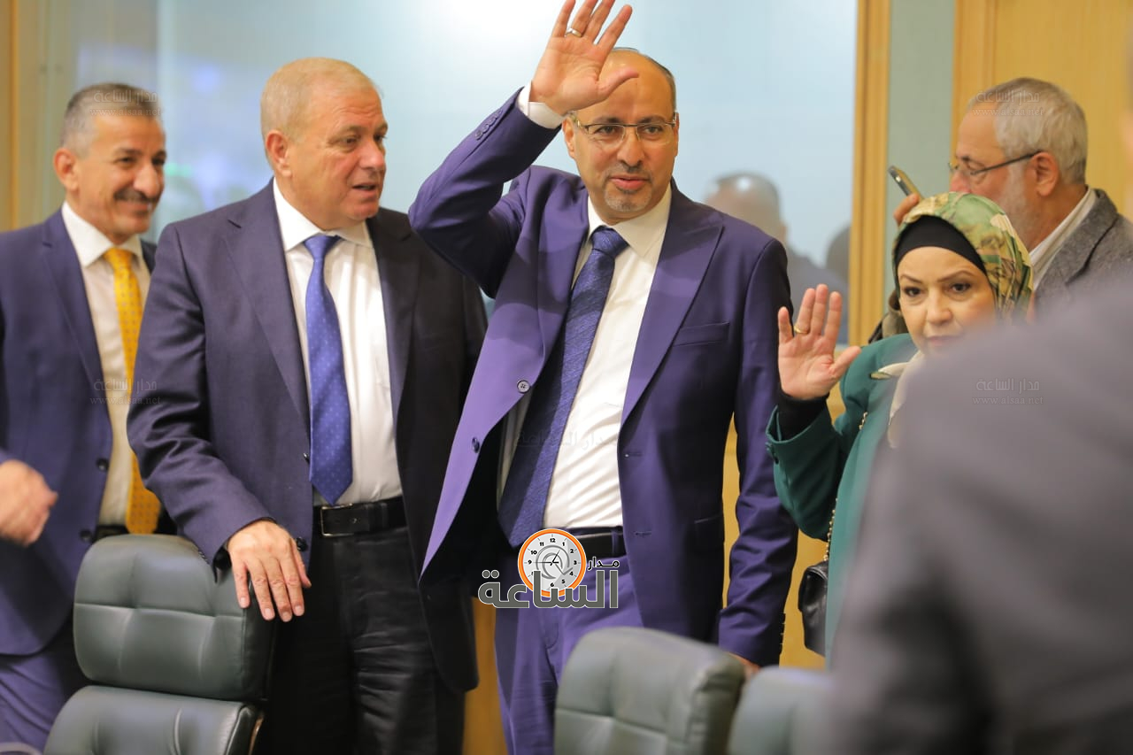 Madar Al-Saa Images 0.20275101844945143