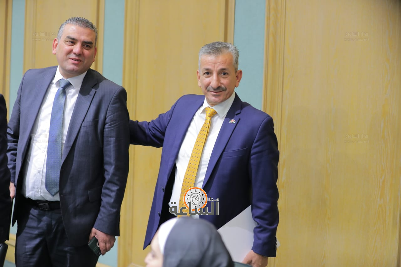 Madar Al-Saa Images 0.0007385172174905197