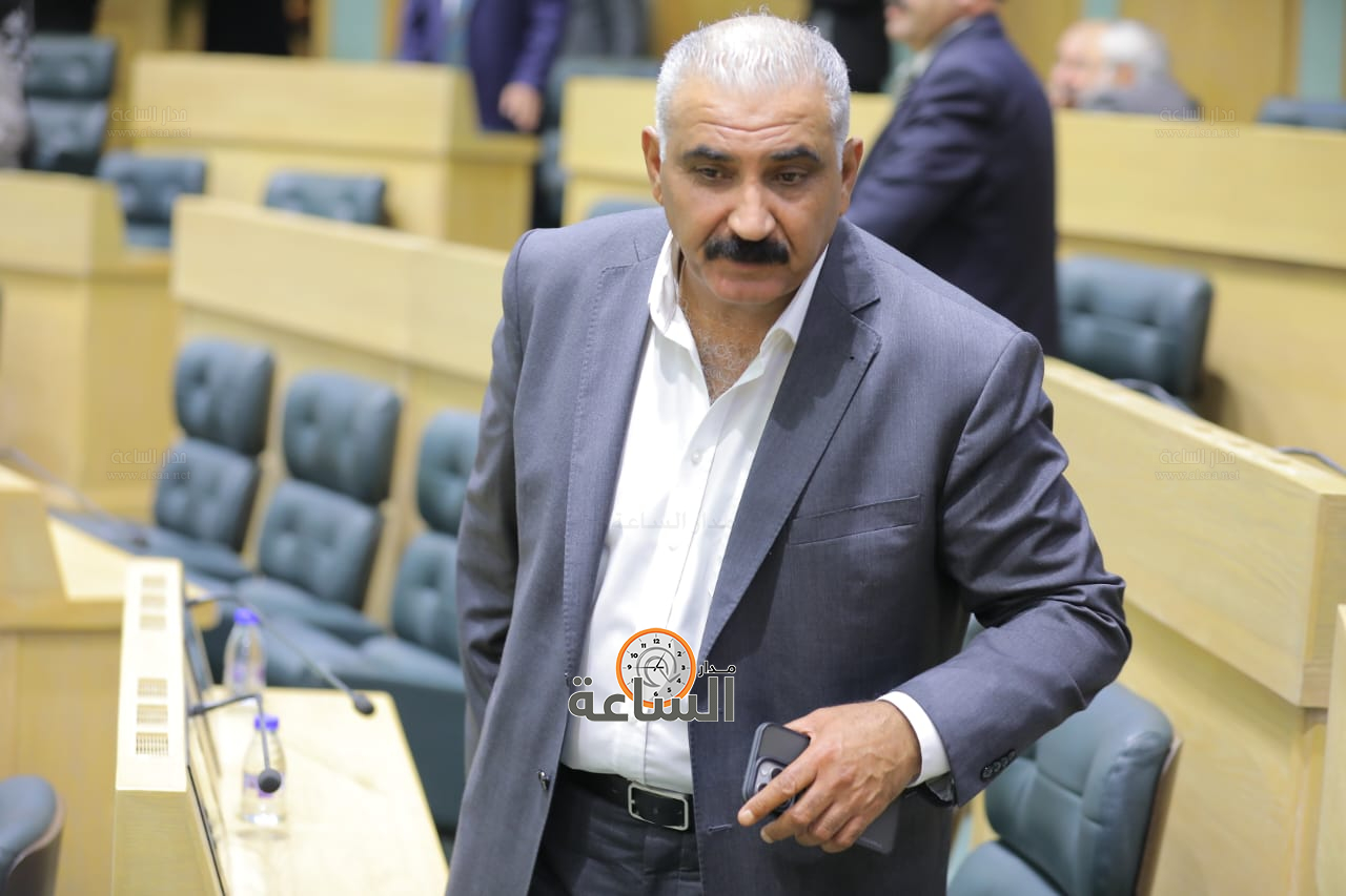 Madar Al-Saa Images 0.1647094212289777